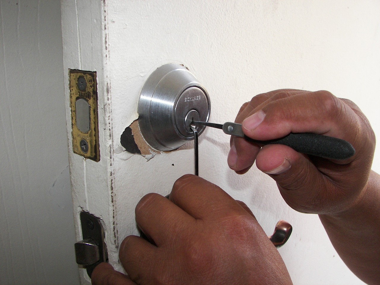 How to Find a Reputable Emergency Locksmith